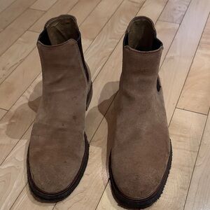 Clarks Men's Brown Suede Boots